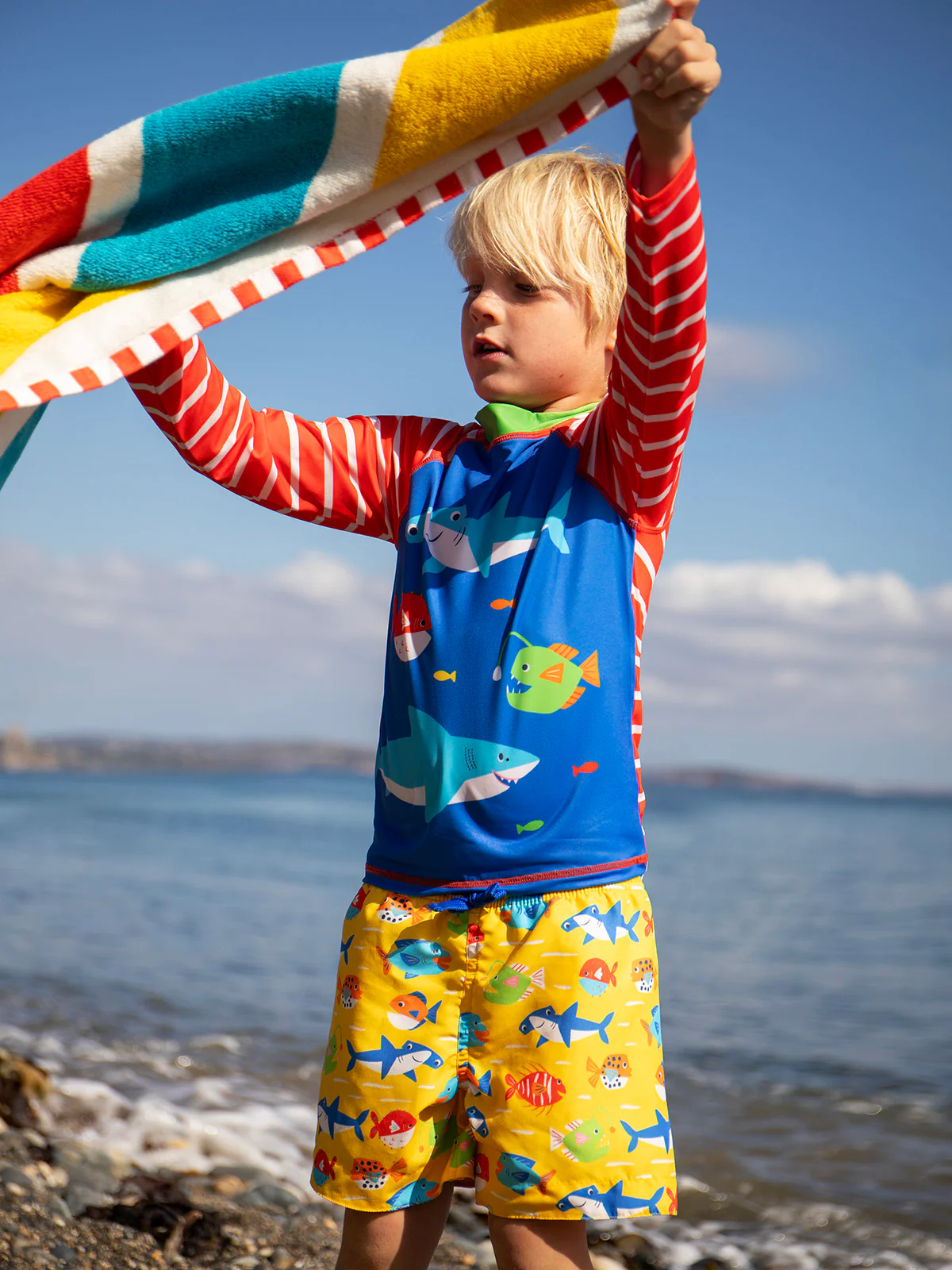 Badeshirt UV Haifische von Frugi - Image 2