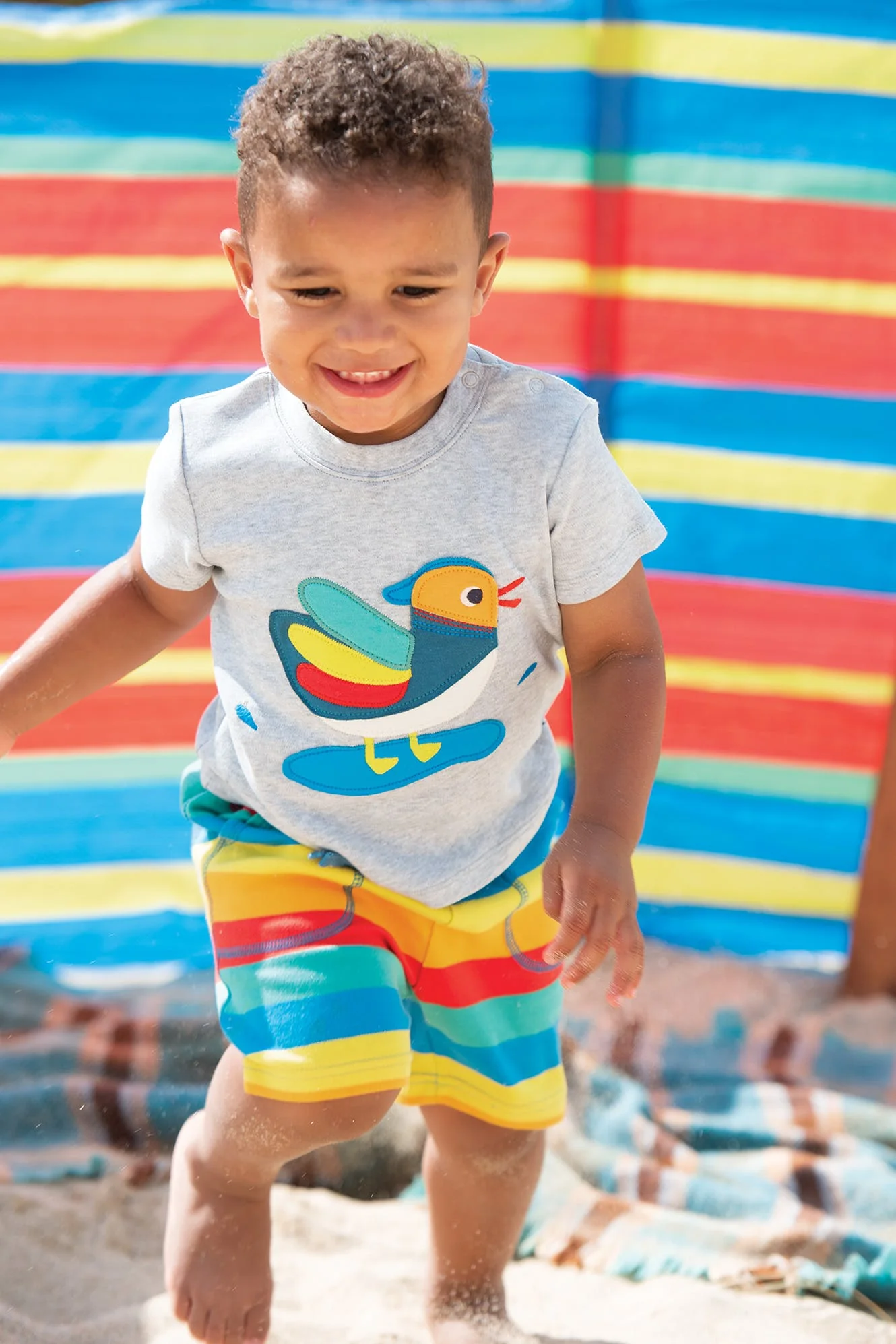 Regenbogen Shorts von Frugi - Image 2