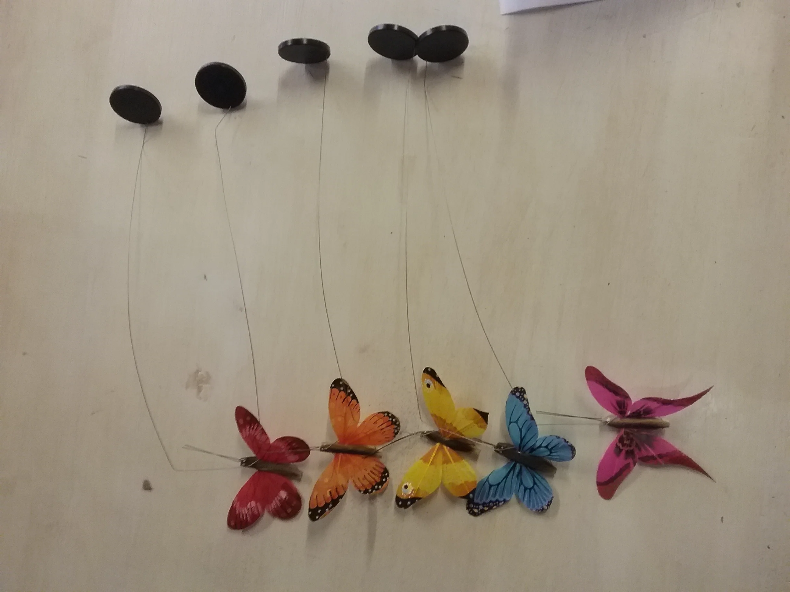 Solar Schmetterling zum Stecken oder Stellen, handgemacht in Jura - Image 3