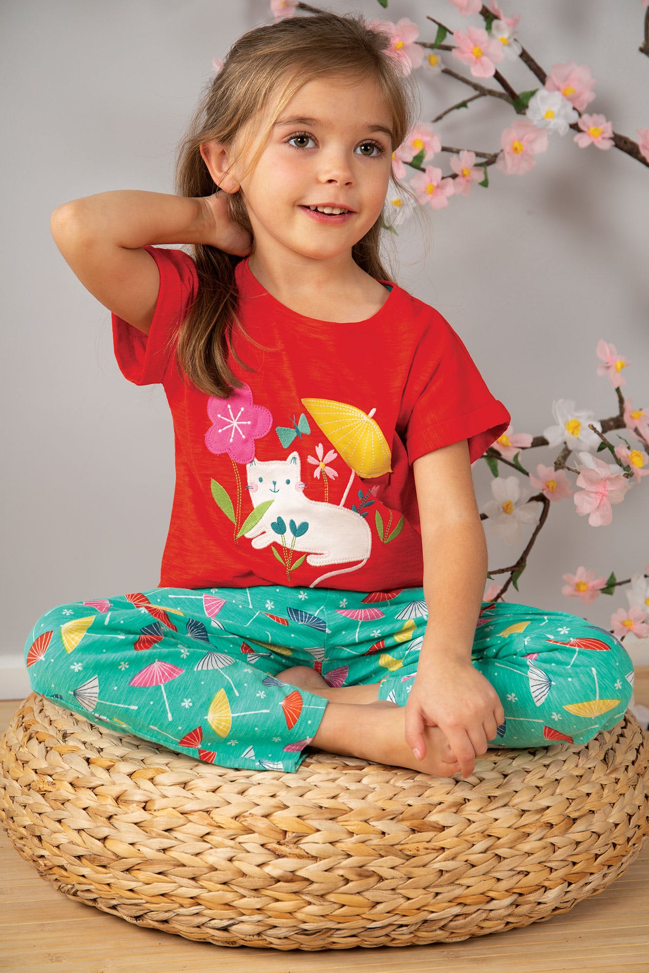 Rotes T-Shirt Katze mit Sonnenschirme von Frugi - Image 2
